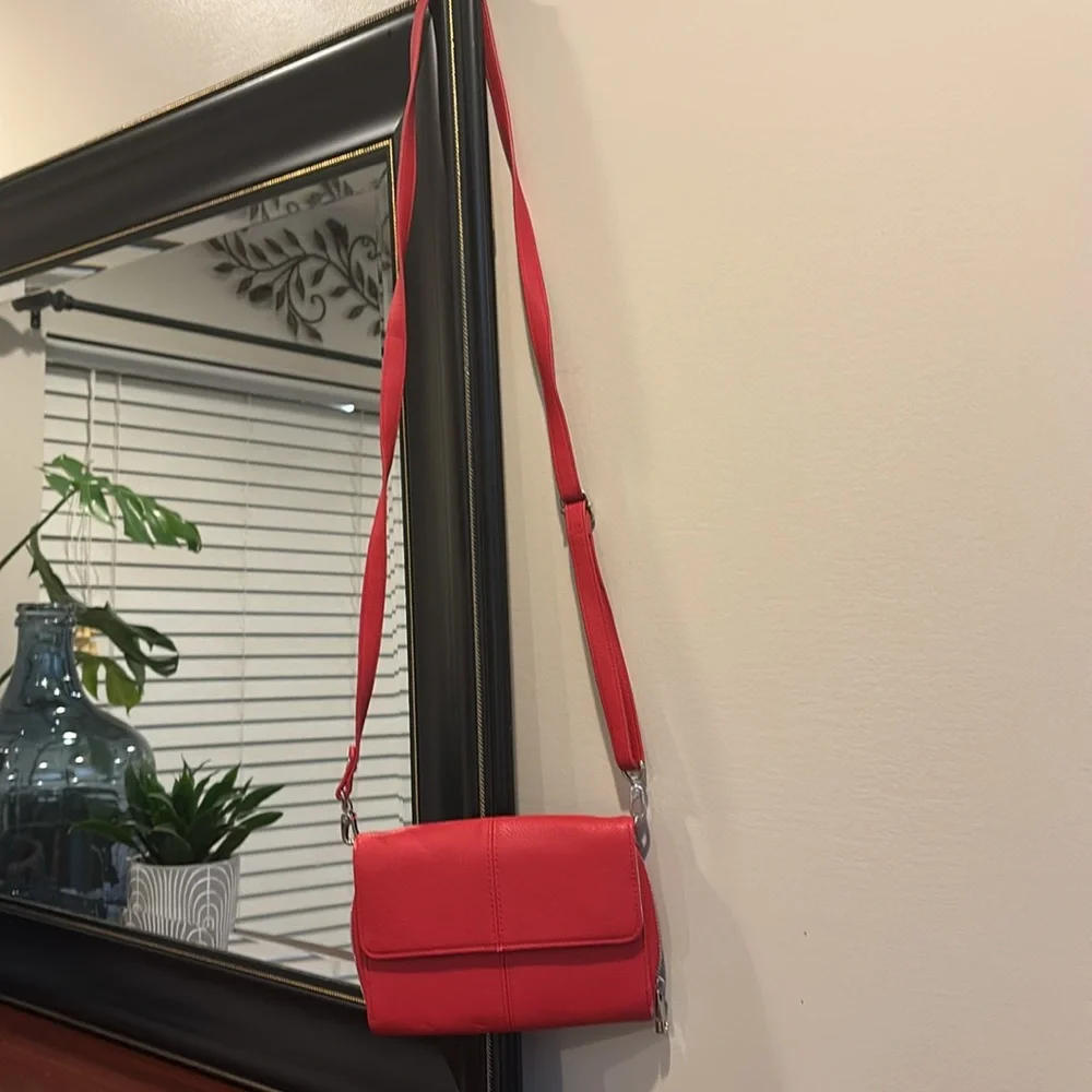 31 brand Red - Crossbody - Picture 2 of 4